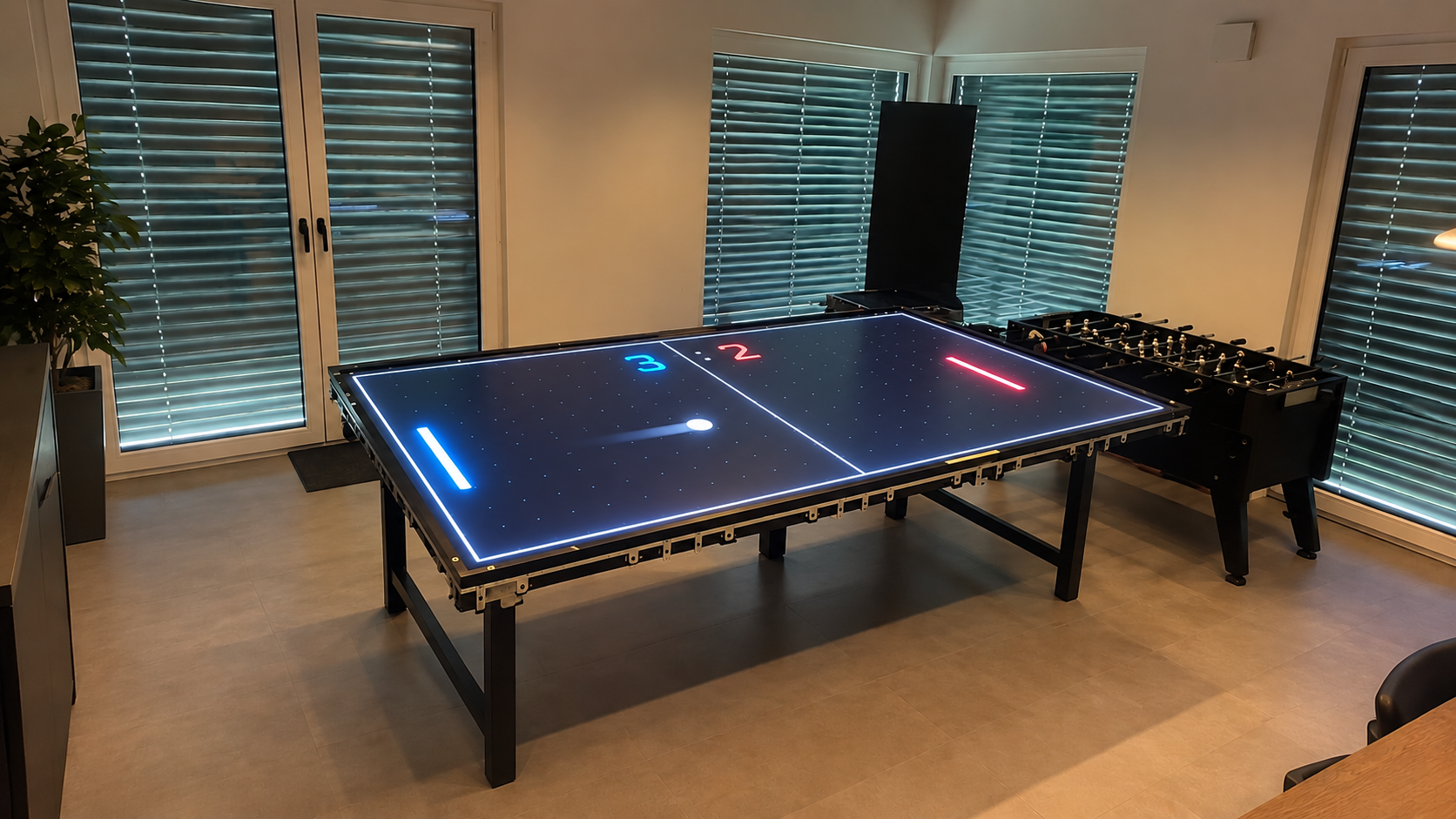 Großformatige Touch-Frame Anwendung mit Pingpong-Spiel